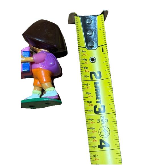 Dora the Explorer 2.5” PVC Cake Topper Figure Action Figur Holding Present Gift - Picture 4 of 4